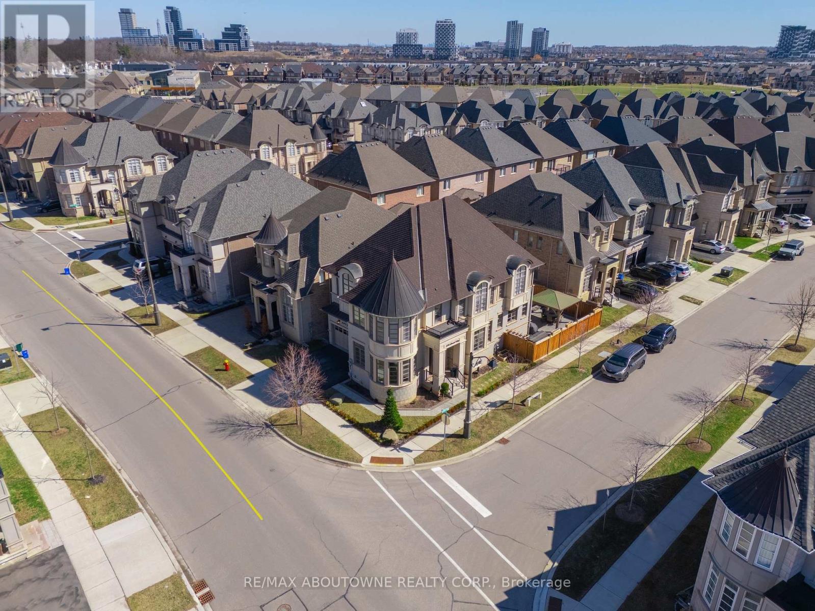 3191 Daniel Way, Oakville, Ontario  L6H 0V7 - Photo 4 - W12952104