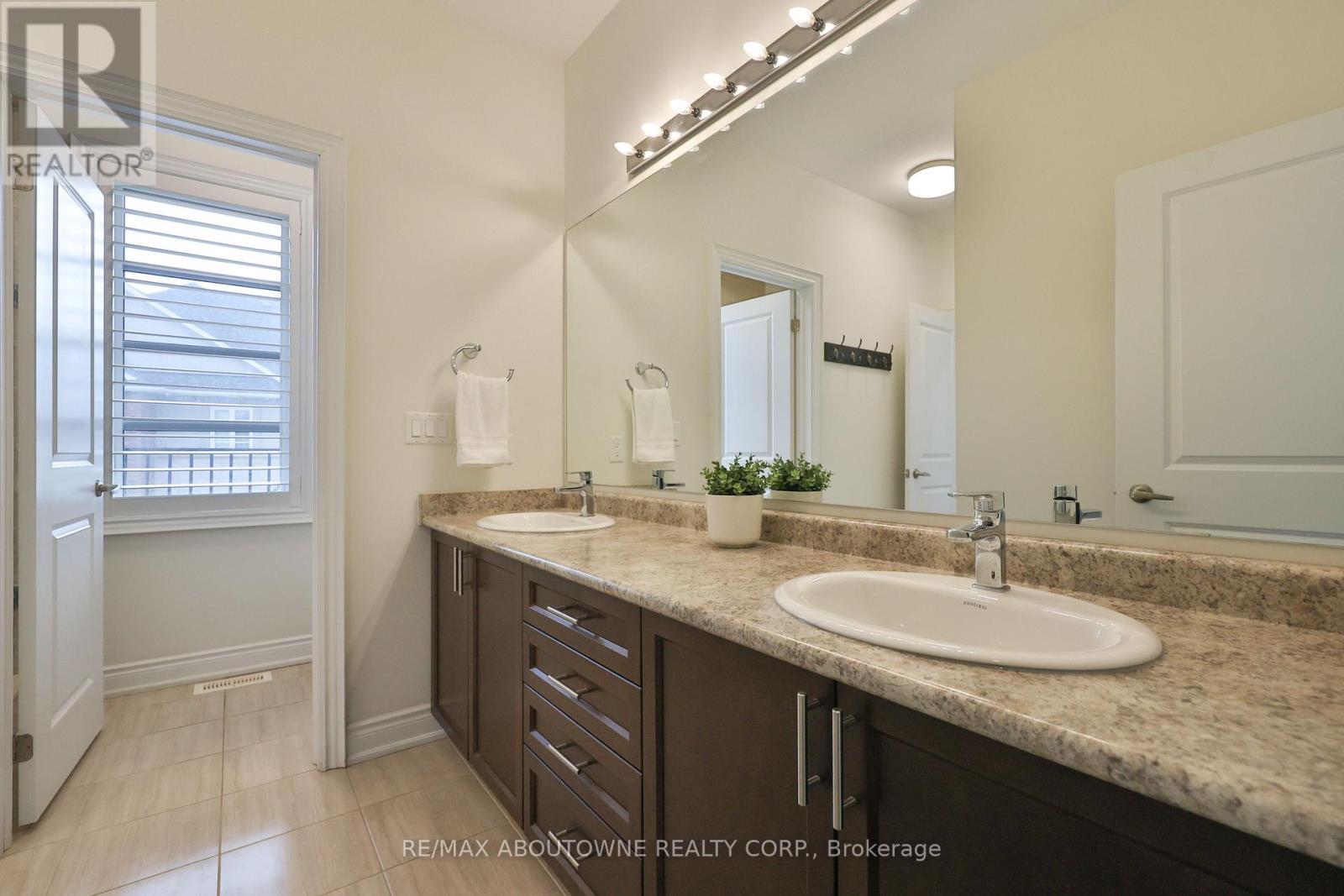 3191 Daniel Way, Oakville, Ontario  L6H 0V7 - Photo 42 - W12952104