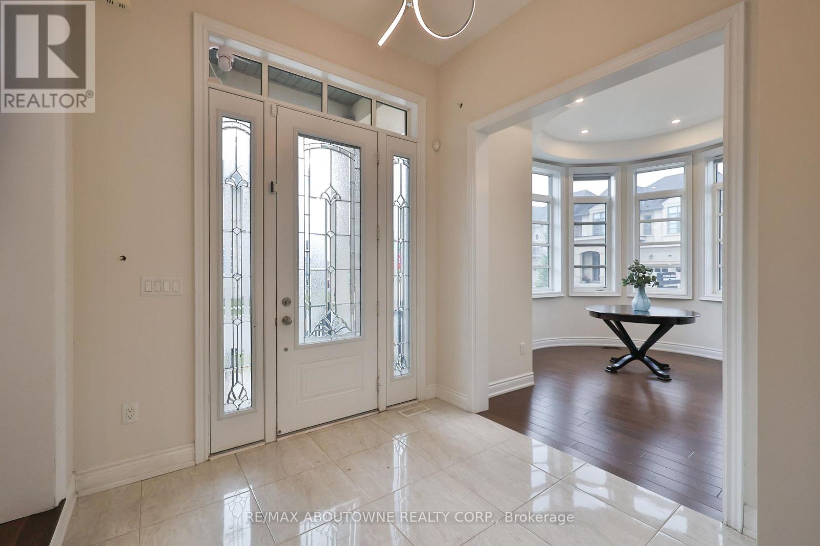 3191 Daniel Way, Oakville, Ontario  L6H 0V7 - Photo 8 - W12952104