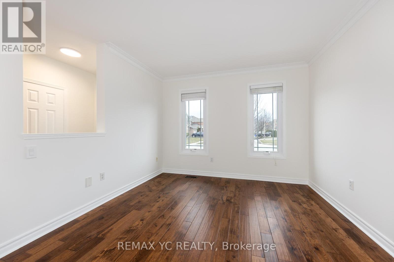 299 Bantry Avenue, Richmond Hill, Ontario  L4B 4M8 - Photo 6 - N12951284