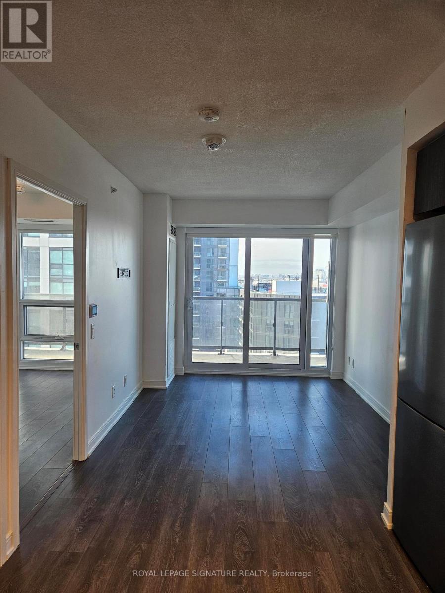 1011 - 30 Samuel Wood Way, Toronto, Ontario  M9B 0C9 - Photo 5 - W12952152