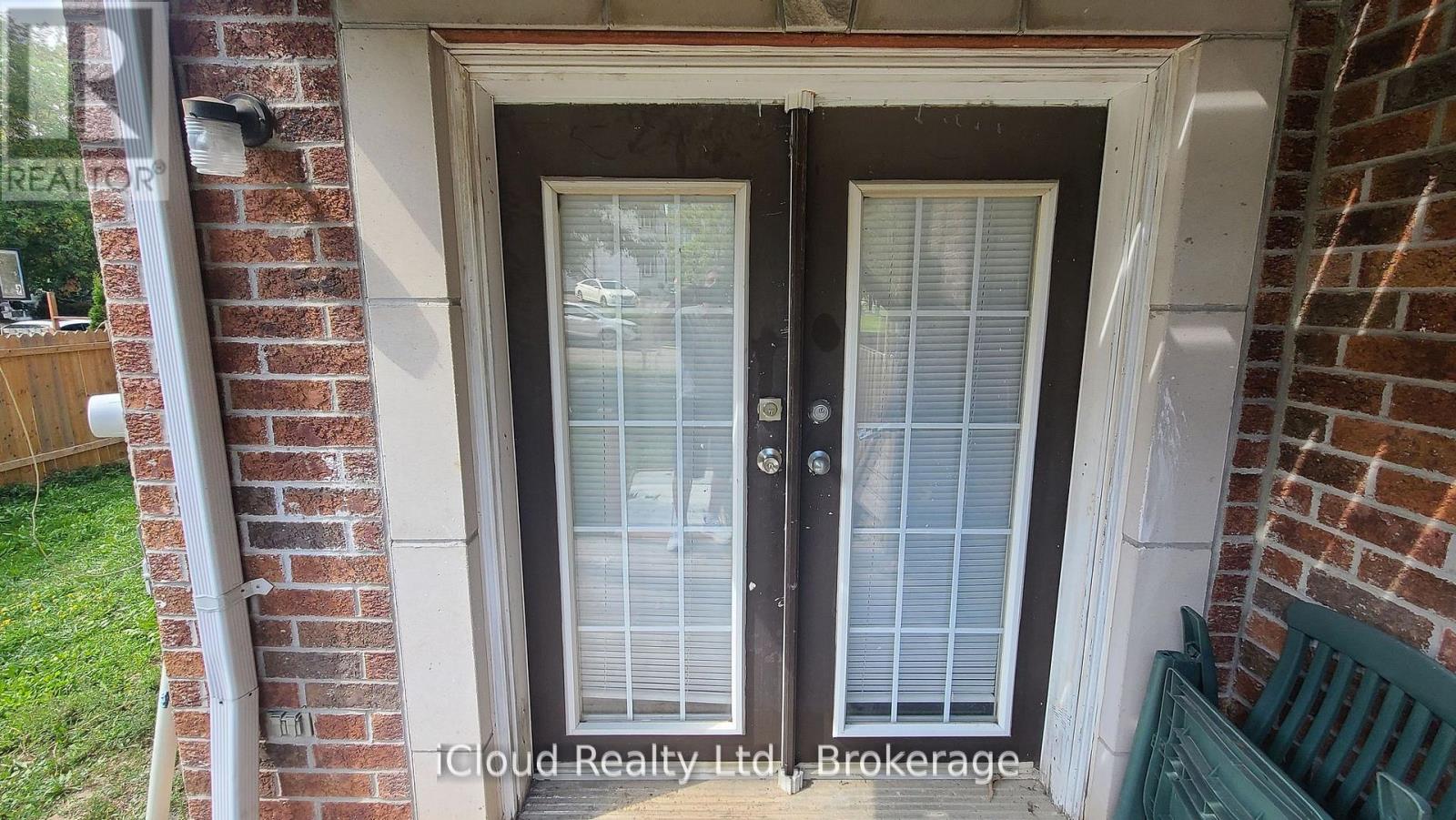 17 Joseph Street, Brampton, Ontario  L6X 1H6 - Photo 2 - W12952186