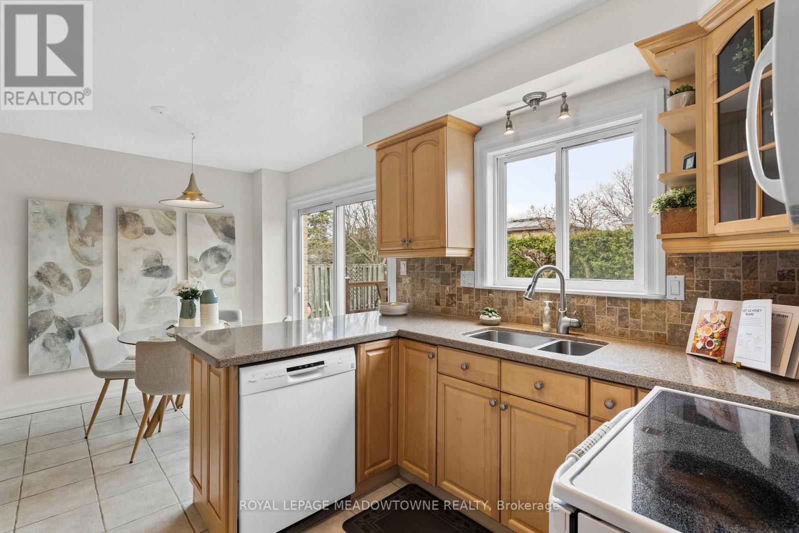 790 Childs Drive, Milton, Ontario  L9T 4J2 - Photo 10 - W12952216