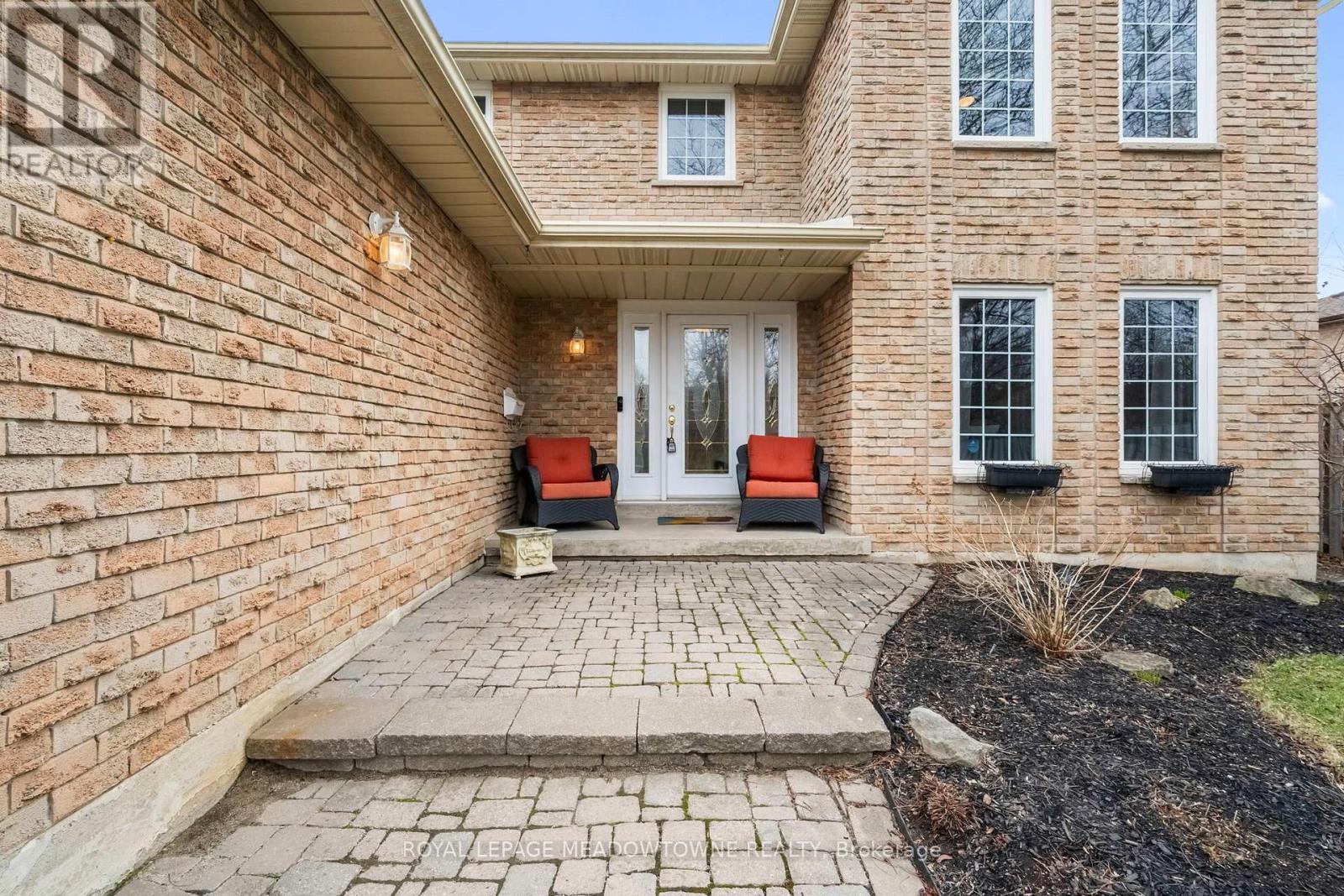 790 Childs Drive, Milton, Ontario  L9T 4J2 - Photo 2 - W12952216