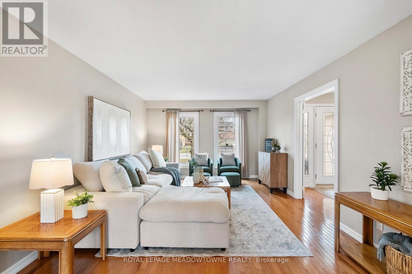 790 Childs Drive, Milton, Ontario  L9T 4J2 - Photo 5 - W12952216