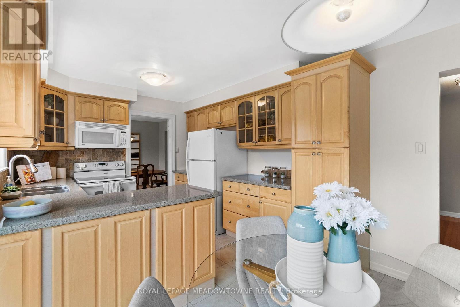 790 Childs Drive, Milton, Ontario  L9T 4J2 - Photo 9 - W12952216