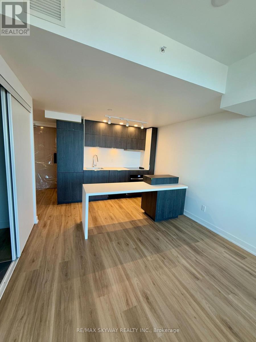 505 - 370 Martha Street, Burlington, Ontario  L7R 0G9 - Photo 12 - W12947416