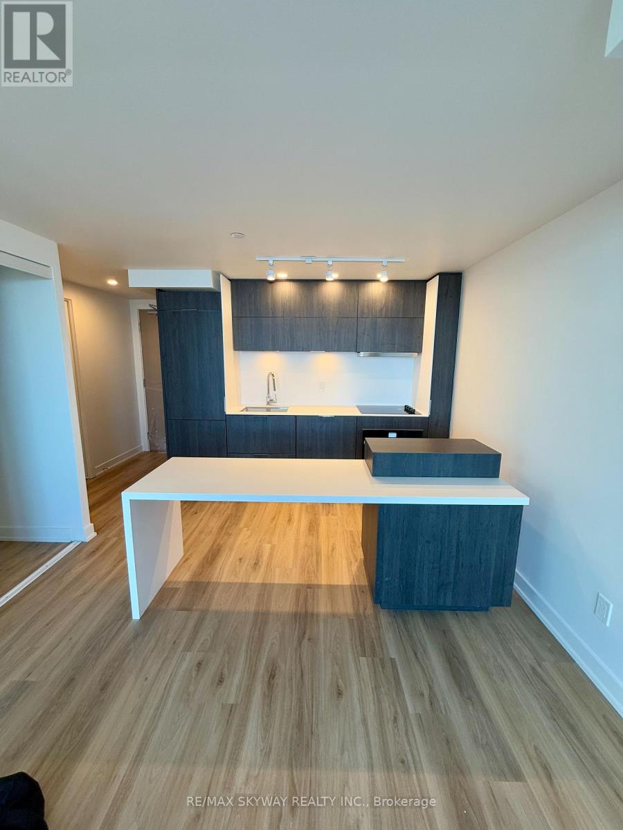 505 - 370 Martha Street, Burlington, Ontario  L7R 0G9 - Photo 10 - W12947416