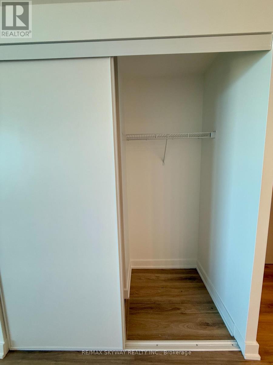 505 - 370 Martha Street, Burlington, Ontario  L7R 0G9 - Photo 16 - W12947416