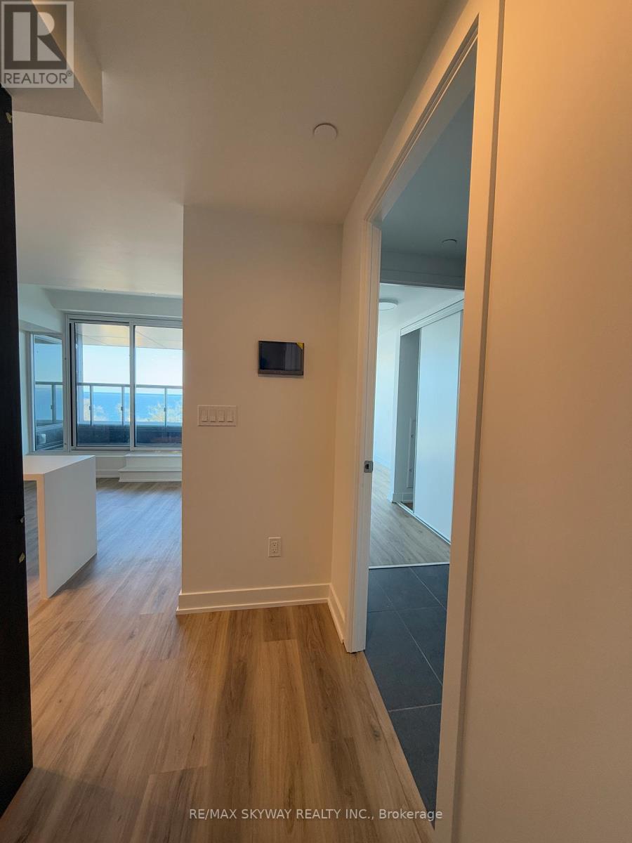 505 - 370 Martha Street, Burlington, Ontario  L7R 0G9 - Photo 11 - W12947416