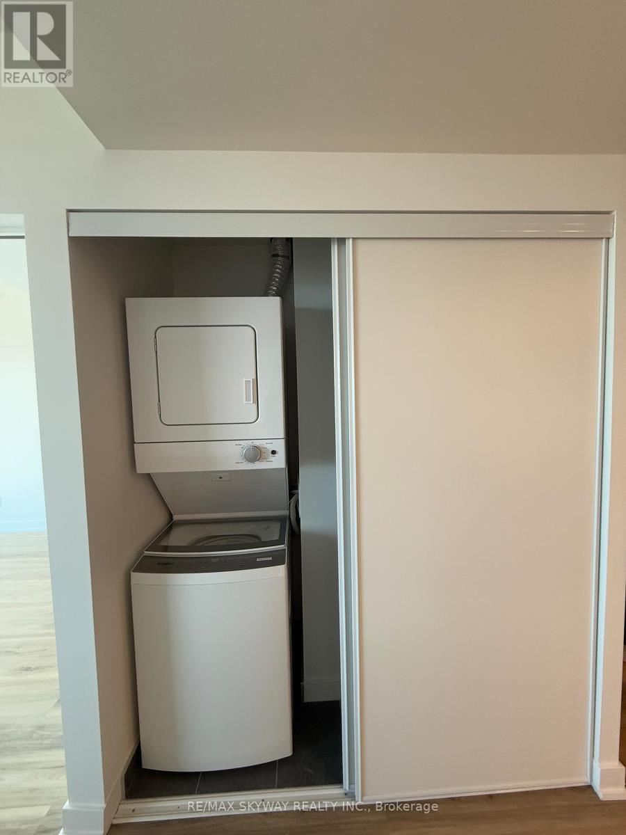 505 - 370 Martha Street, Burlington, Ontario  L7R 0G9 - Photo 17 - W12947416