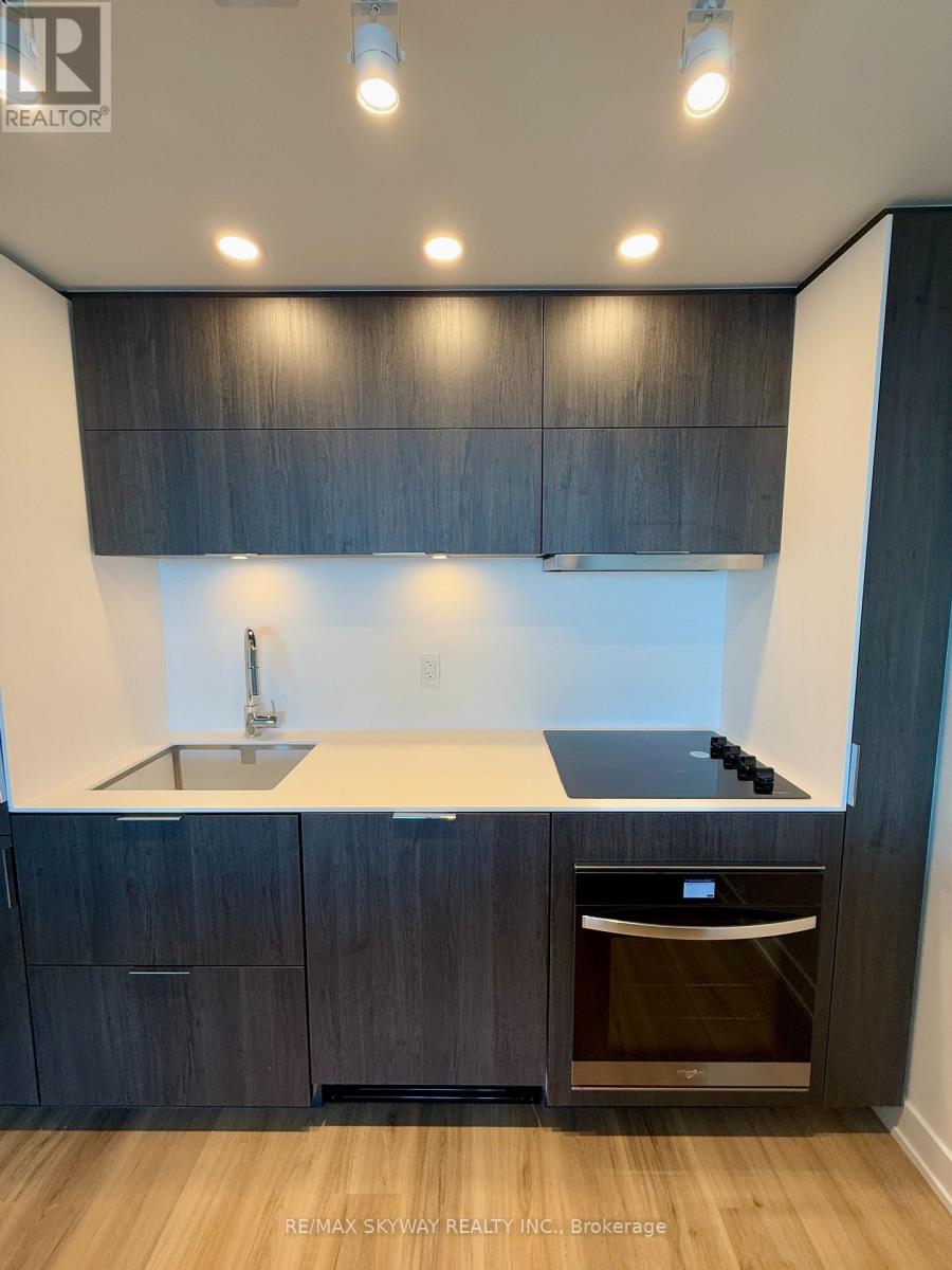 505 - 370 Martha Street, Burlington, Ontario  L7R 0G9 - Photo 7 - W12947416