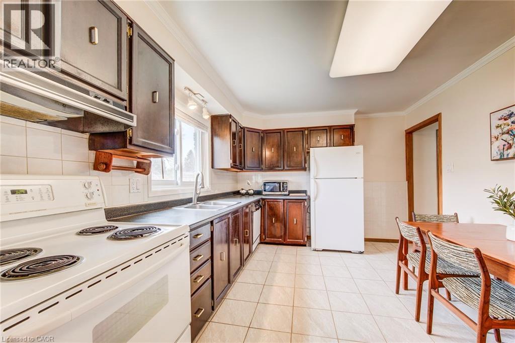 2 Blue Spruce Court, Kitchener, Ontario  N2N 1L1 - Photo 16 - 40817332