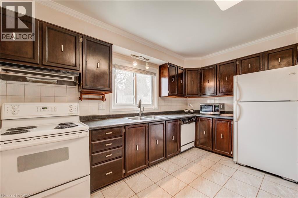 2 Blue Spruce Court, Kitchener, Ontario  N2N 1L1 - Photo 18 - 40817332