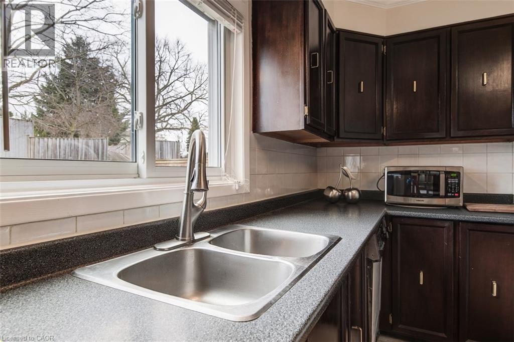 2 Blue Spruce Court, Kitchener, Ontario  N2N 1L1 - Photo 19 - 40817332