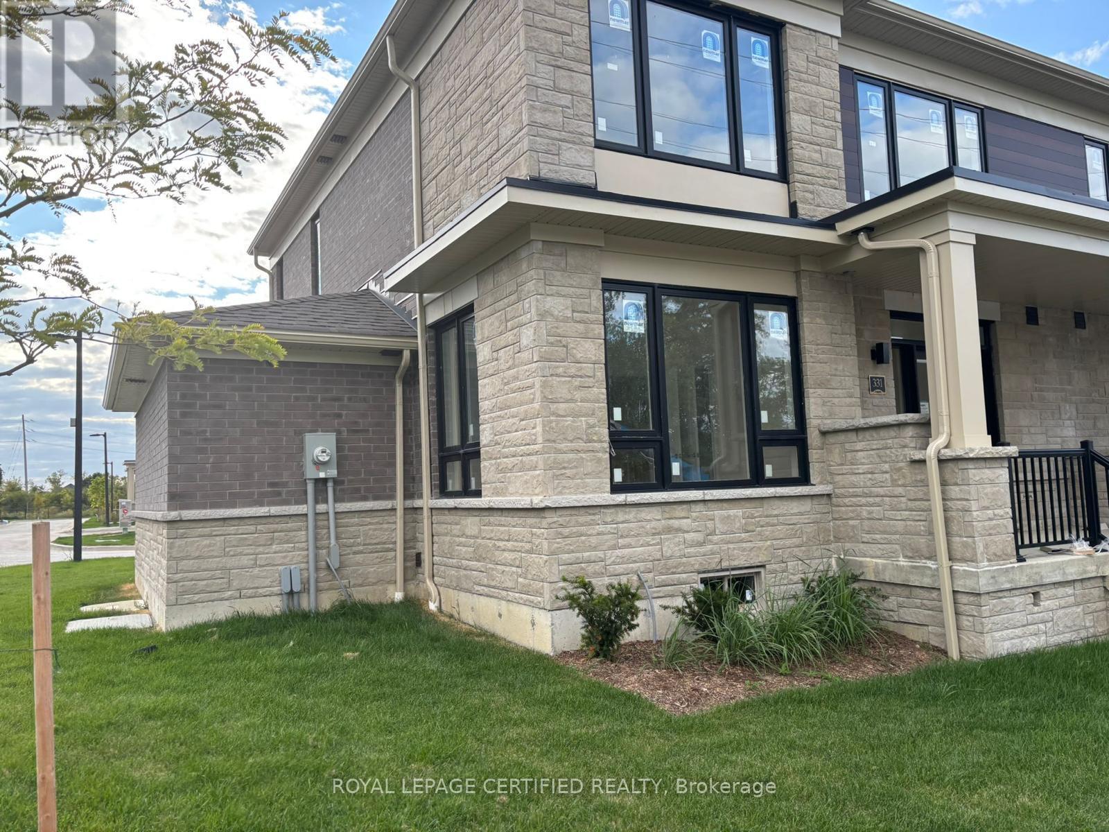 331 Lindsay Street N, Kawartha Lakes, Ontario  K9V 0T2 - Photo 3 - X12951968