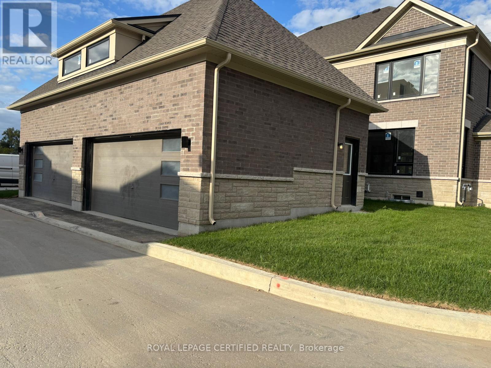 331 Lindsay Street N, Kawartha Lakes, Ontario  K9V 0T2 - Photo 4 - X12951968