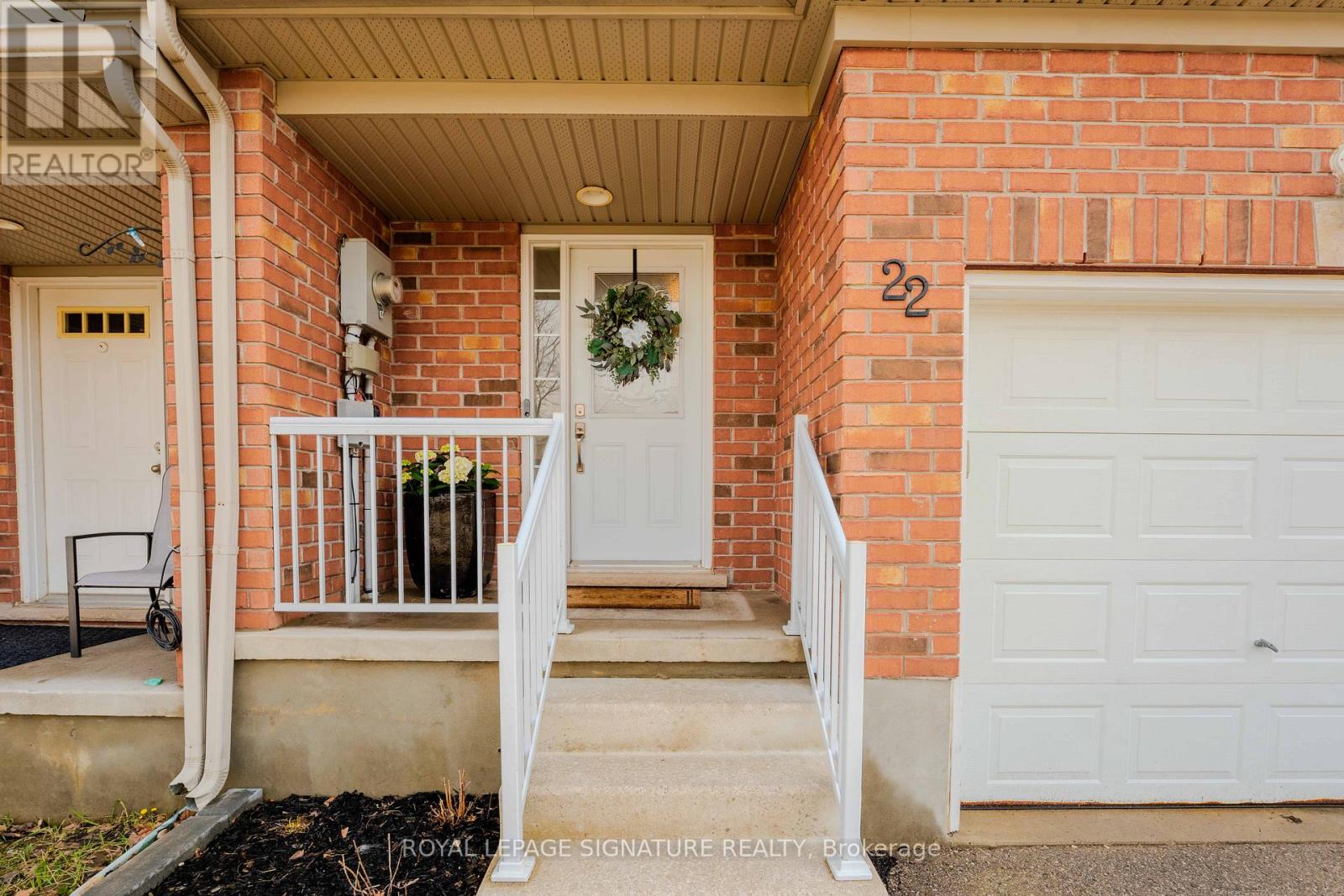 22 Curzon Crescent, Guelph, Ontario  N1K 1Z9 - Photo 2 - X12952150