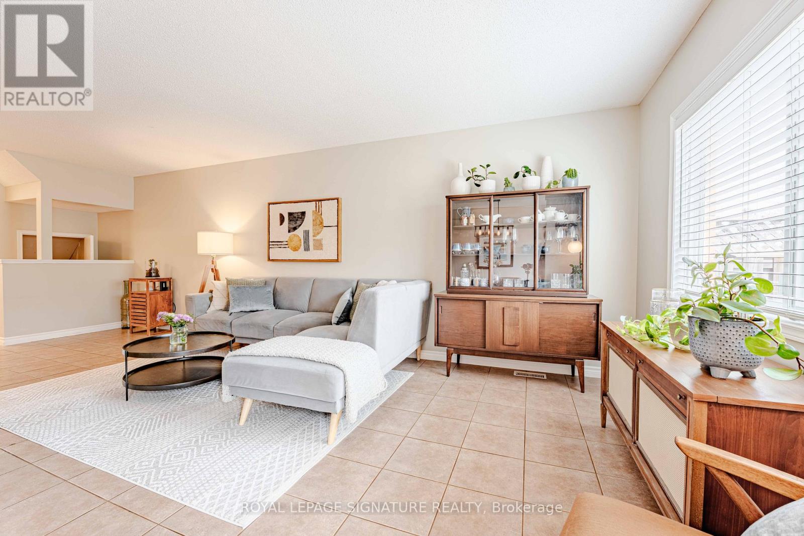 22 Curzon Crescent, Guelph, Ontario  N1K 1Z9 - Photo 7 - X12952150