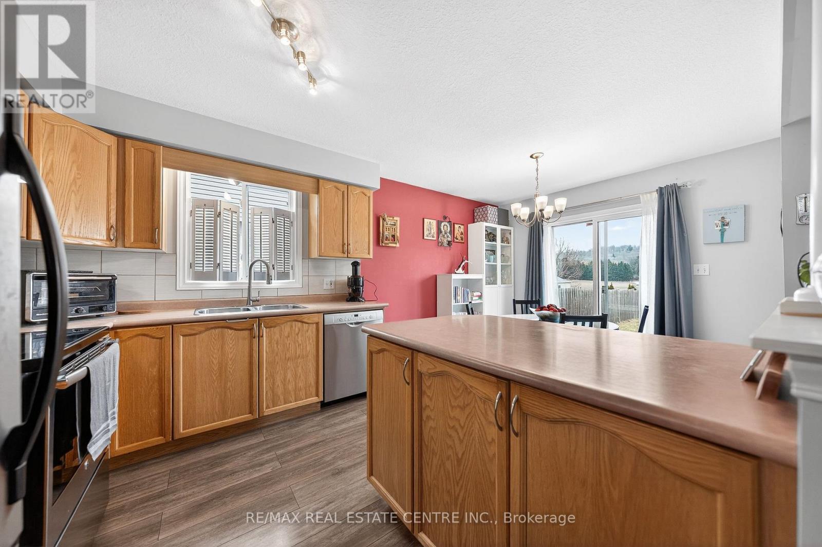 114 Stiefelmeyer Crescent, Wilmot, Ontario  N3A 4K6 - Photo 14 - X12952162