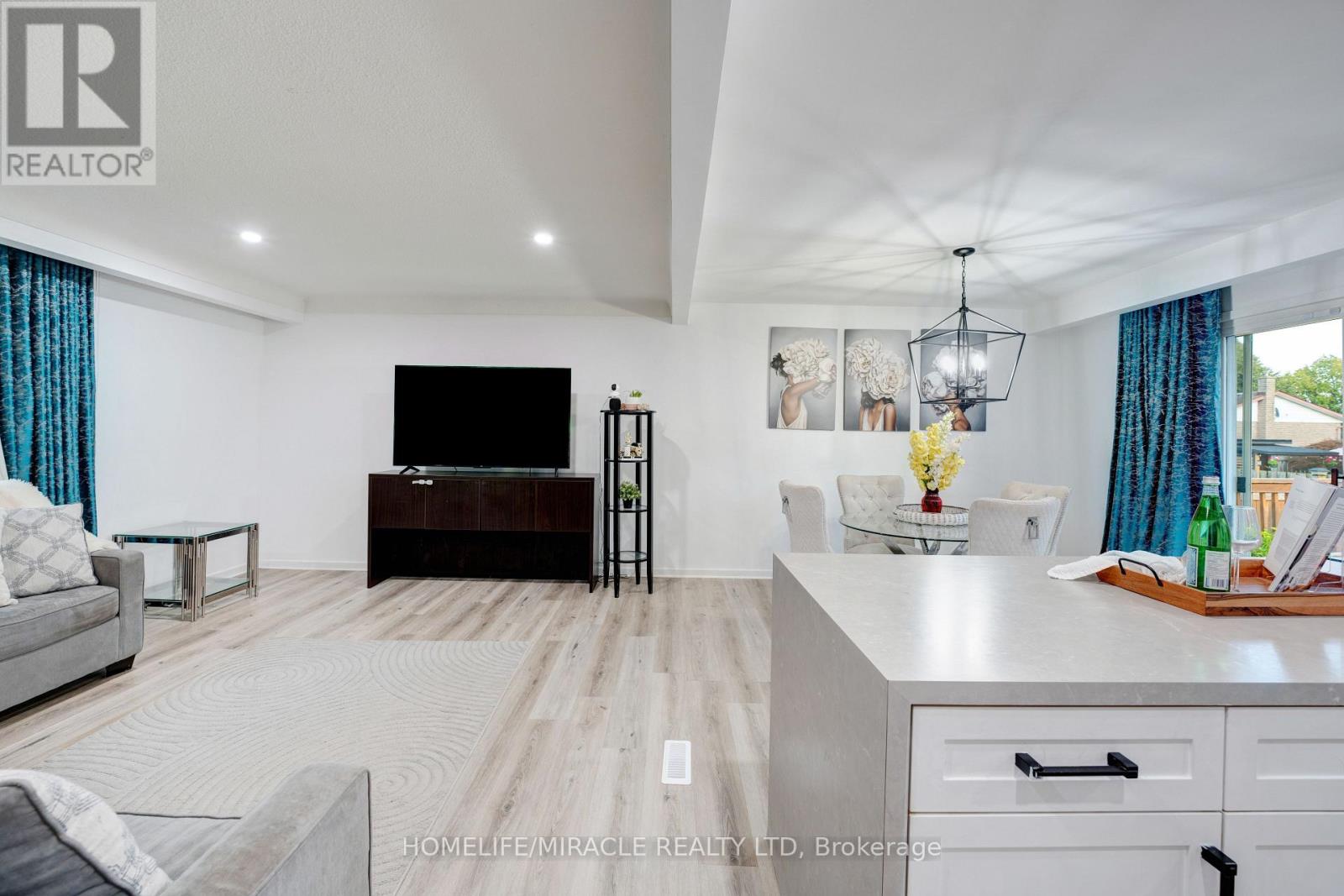 7250 Maywood Street, Niagara Falls, Ontario  L2E 5P5 - Photo 9 - X12952192