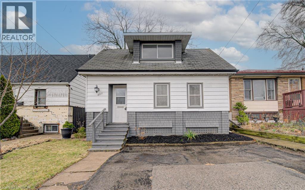 227 East 23rd Street, Hamilton, Ontario  L8V 2X2 - Photo 1 - 40814065