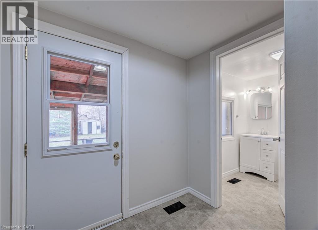 227 East 23rd Street, Hamilton, Ontario  L8V 2X2 - Photo 16 - 40814065