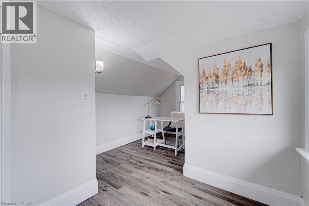 227 East 23rd Street, Hamilton, Ontario  L8V 2X2 - Photo 25 - 40814065