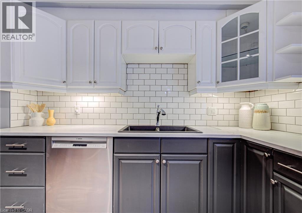 227 East 23rd Street, Hamilton, Ontario  L8V 2X2 - Photo 5 - 40814065