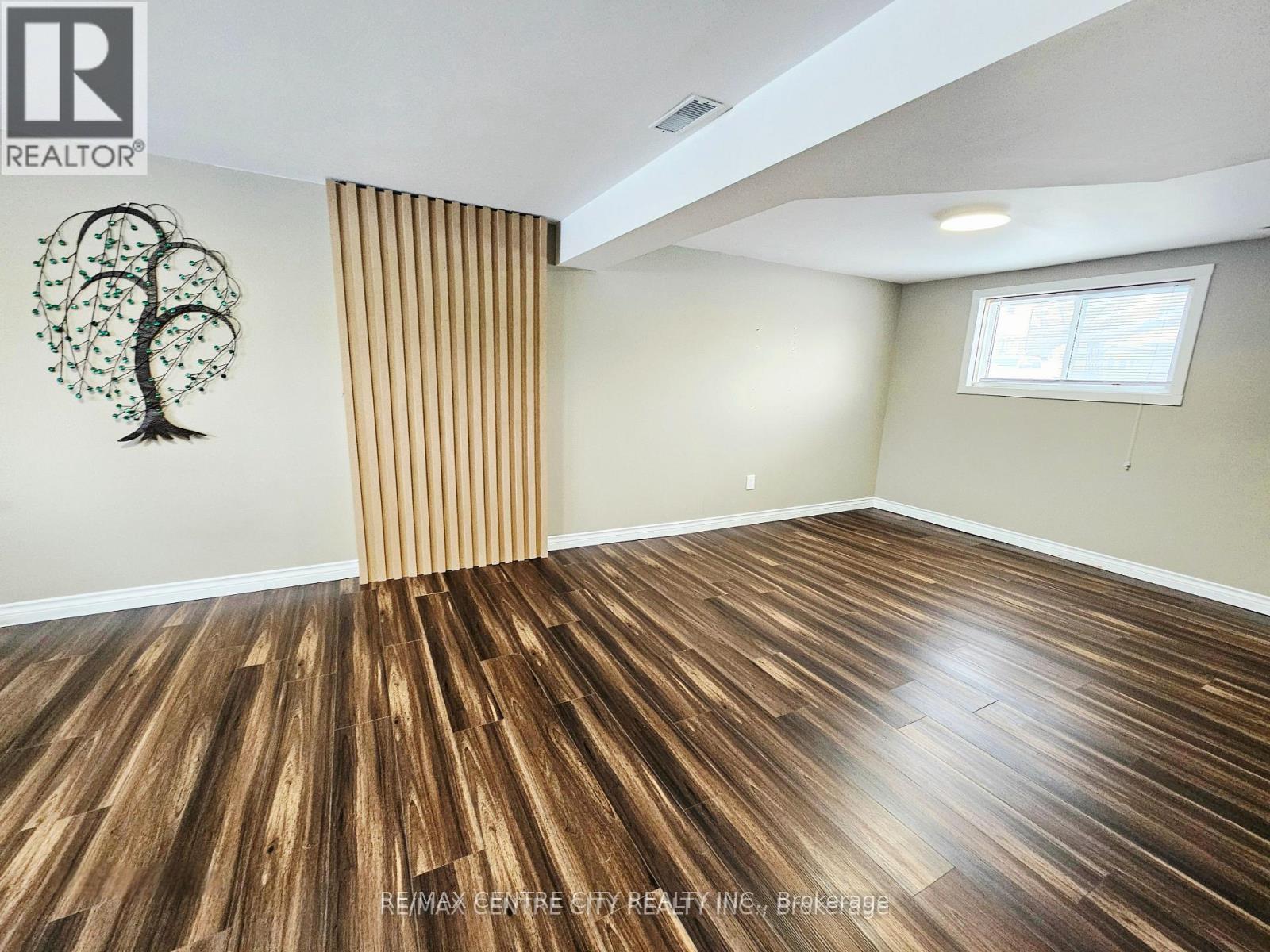 91 Clarence Street, Strathroy-Caradoc (Se), Ontario  N7G 1H2 - Photo 19 - X12952404