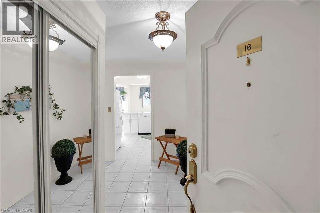 3050 Pinemeadow Drive Unit# 16, Burlington, Ontario  L7M 3X5 - Photo 6 - 40801547
