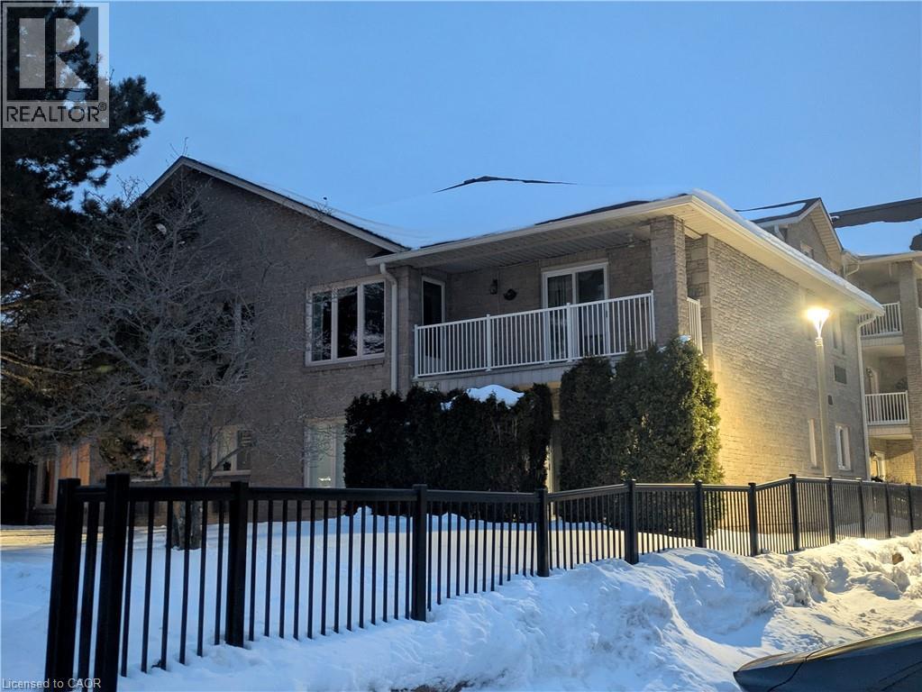 3050 Pinemeadow Drive Unit# 16, Burlington, Ontario  L7M 3X5 - Photo 2 - 40801547