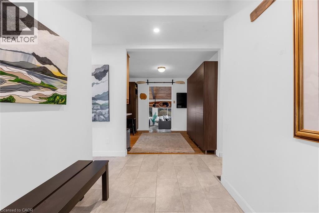 24 Central Park Avenue, Dundas, Ontario  L9H 2M7 - Photo 4 - 40816983