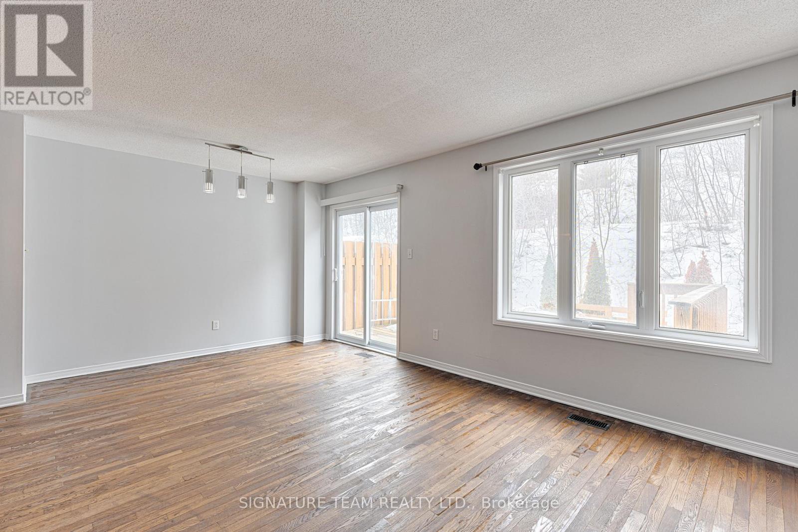 20 Northbrook Road, Petawawa, Ontario  K8H 3N4 - Photo 10 - X12952288