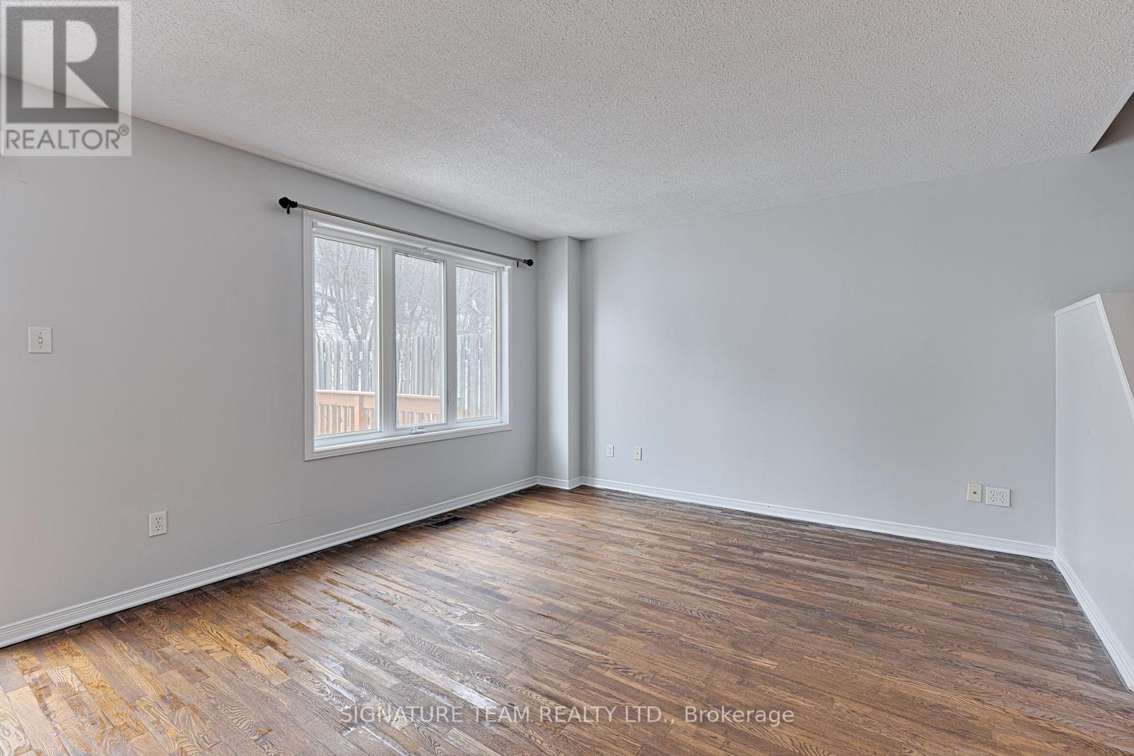 20 Northbrook Road, Petawawa, Ontario  K8H 3N4 - Photo 11 - X12952288