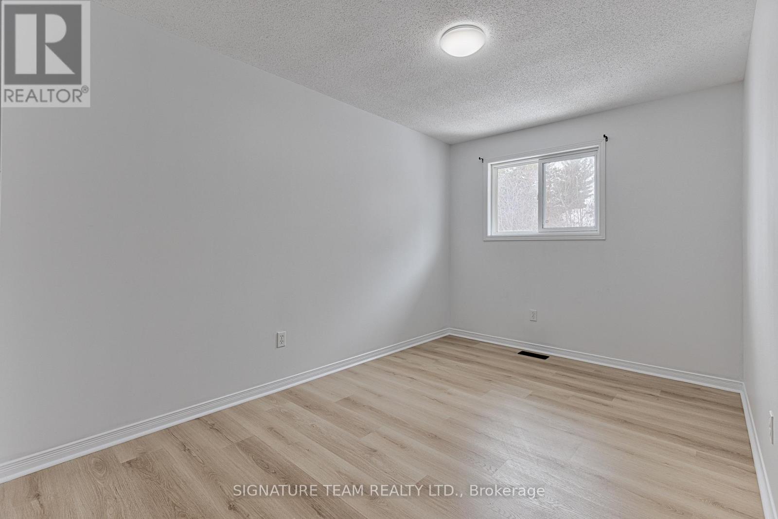 20 Northbrook Road, Petawawa, Ontario  K8H 3N4 - Photo 19 - X12952288