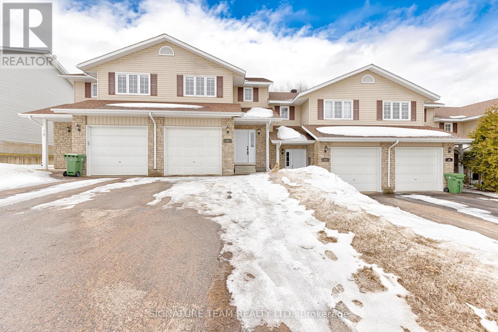 20 Northbrook Road, Petawawa, Ontario  K8H 3N4 - Photo 2 - X12952288