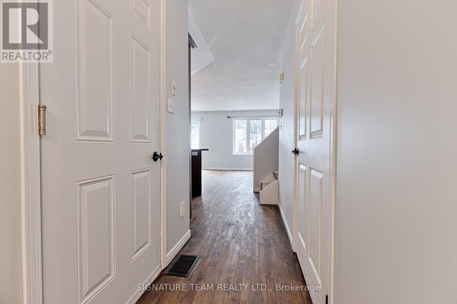 20 Northbrook Road, Petawawa, Ontario  K8H 3N4 - Photo 5 - X12952288