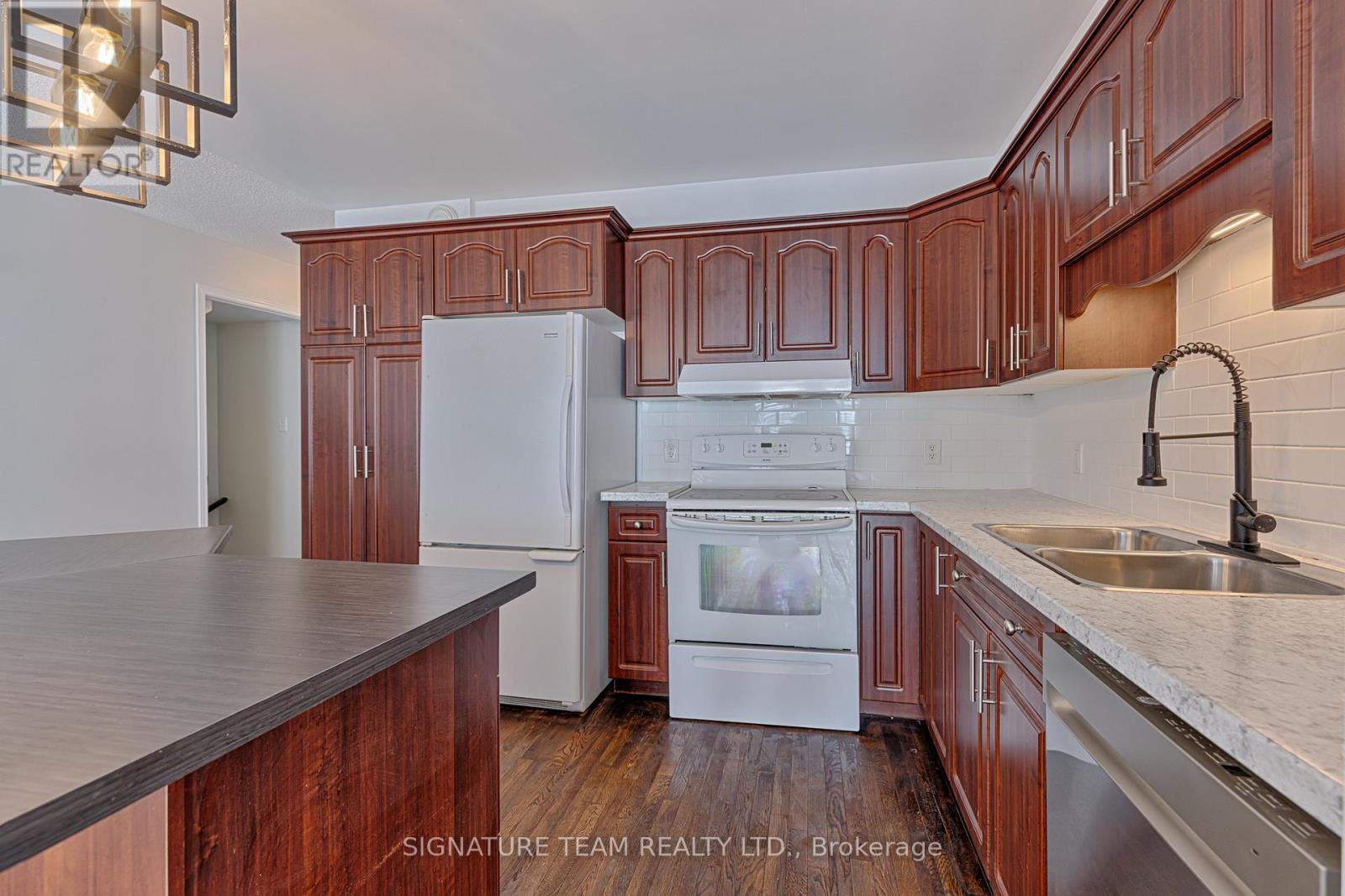 20 Northbrook Road, Petawawa, Ontario  K8H 3N4 - Photo 8 - X12952288