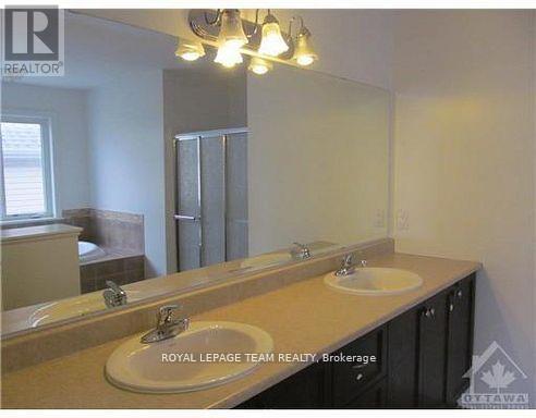 224 Flodden Way, Ottawa, Ontario  K2G 7E2 - Photo 11 - X12952310