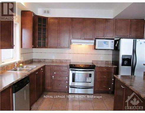 224 Flodden Way, Ottawa, Ontario  K2G 7E2 - Photo 4 - X12952310