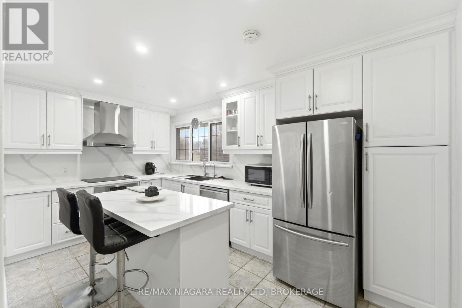 4975 Homewood Avenue, Niagara Falls, Ontario  L2E 4Y5 - Photo 4 - X12952318