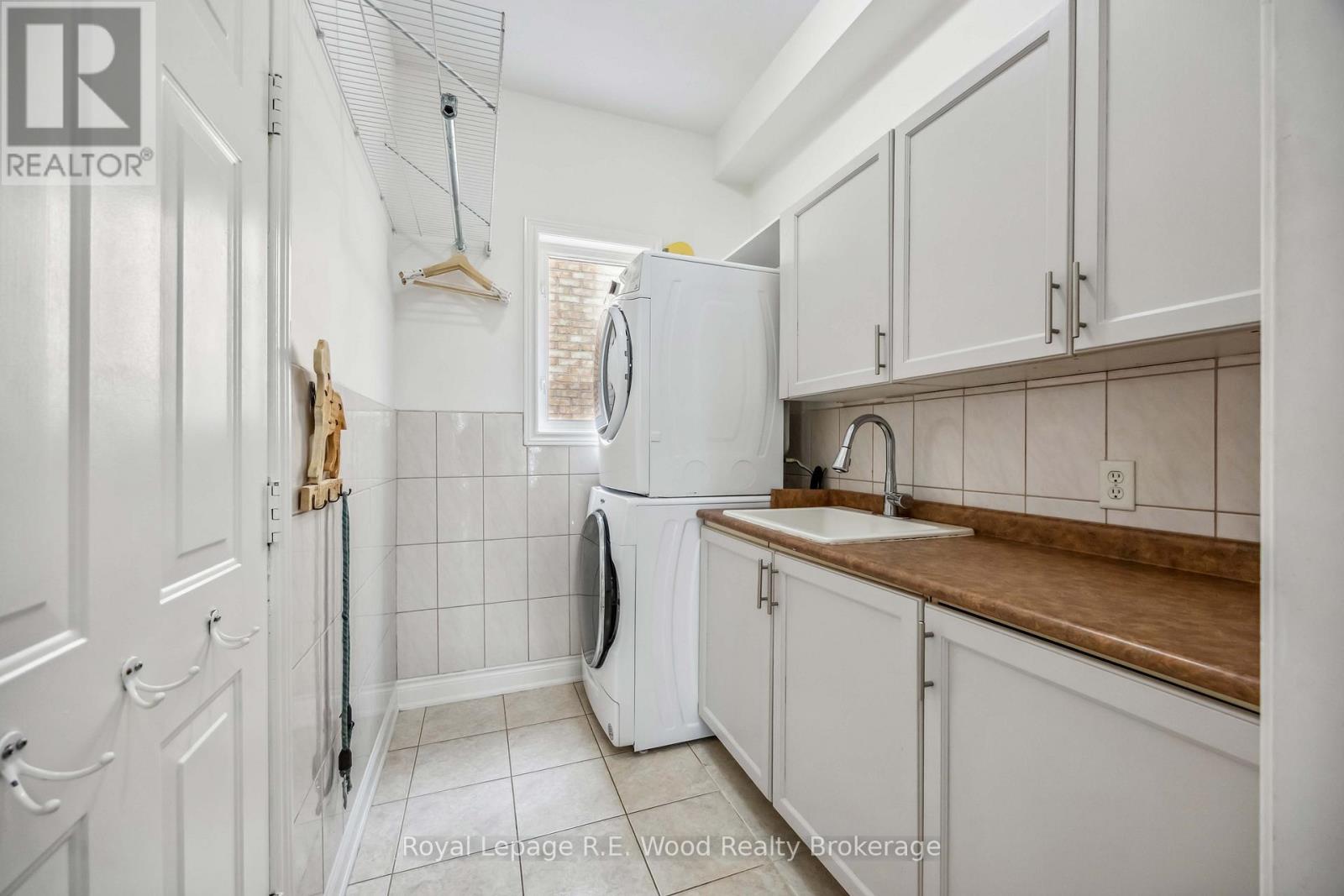 3 Lorwood Court, Richmond Hill, Ontario  L4E 3W3 - Photo 16 - N12952378