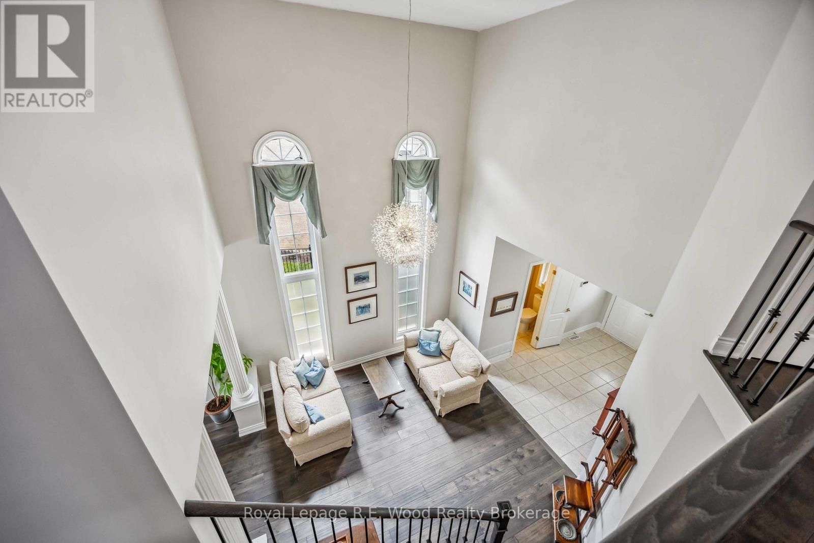 3 Lorwood Court, Richmond Hill, Ontario  L4E 3W3 - Photo 6 - N12952378