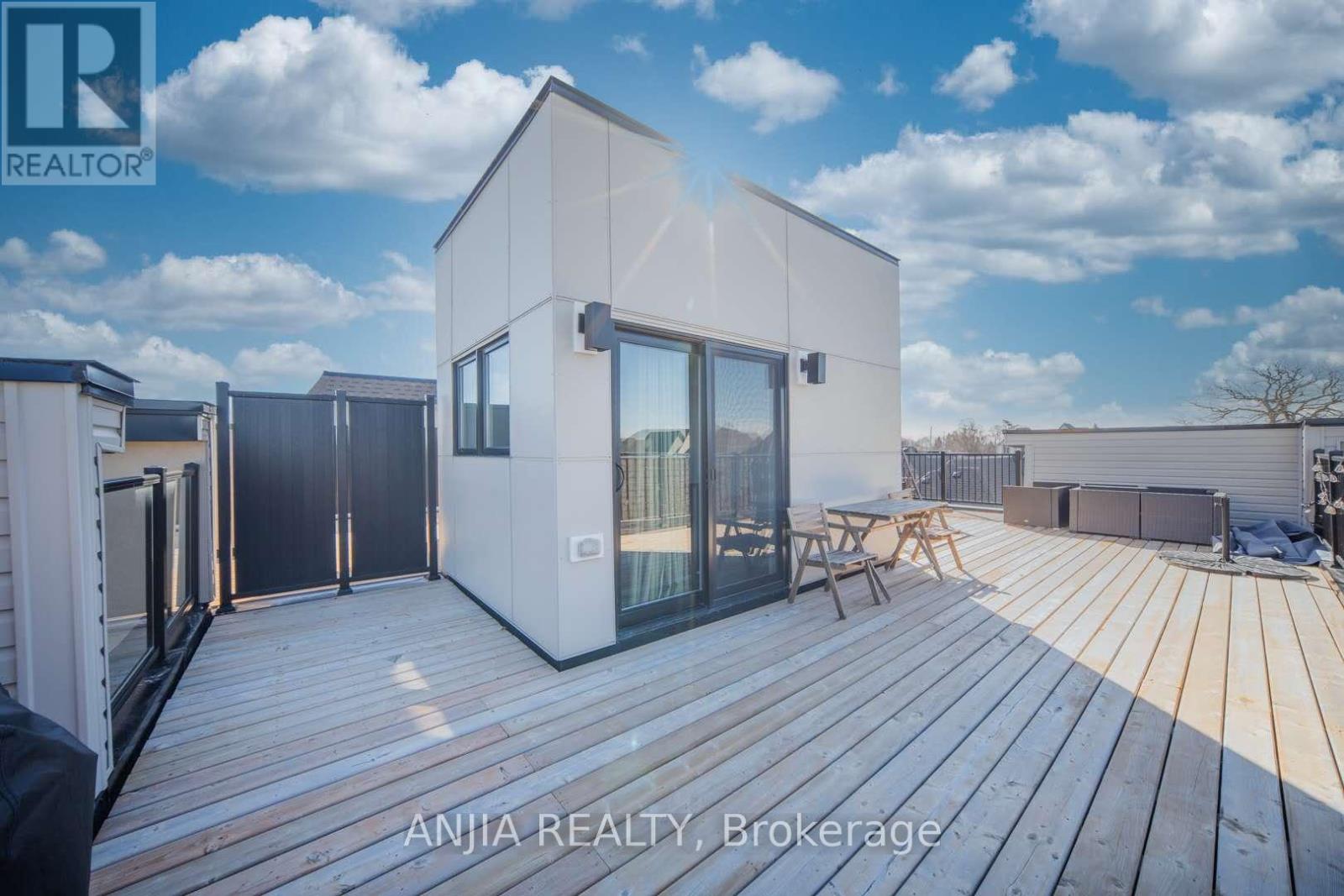 17 William Shearn Crescent S, Markham, Ontario  L6C 3J3 - Photo 24 - N12948722