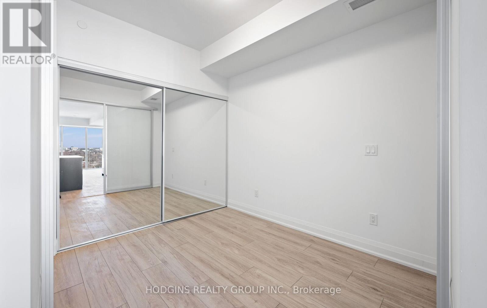 1701 - 1035 Southdown Road, Mississauga, Ontario  L5J 0A2 - Photo 16 - W12931044