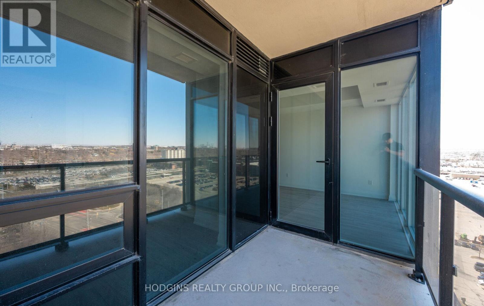 1701 - 1035 Southdown Road, Mississauga, Ontario  L5J 0A2 - Photo 22 - W12931044