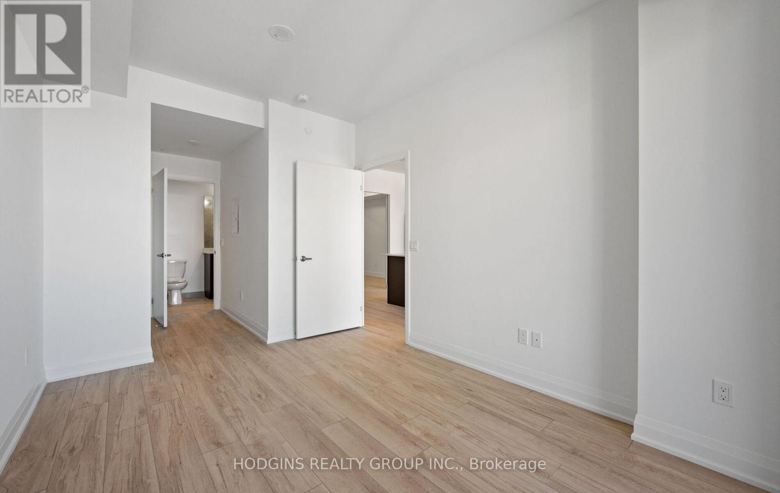 1701 - 1035 Southdown Road, Mississauga, Ontario  L5J 0A2 - Photo 19 - W12931044