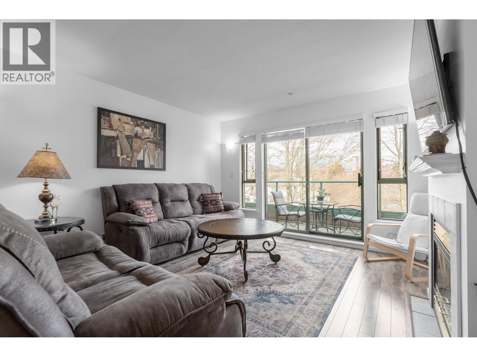 North Vancouver Apartment for sale: 2 bedroom 1,100 sq.ft. (Listed 2026-04-02)