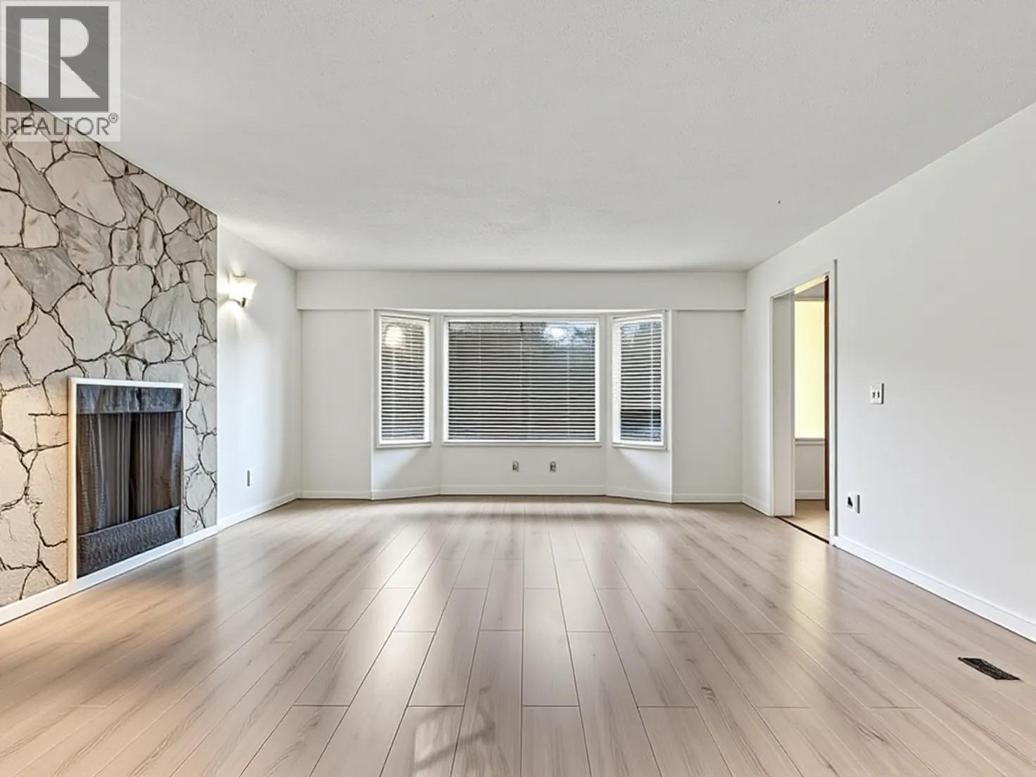 6870 6th Street, Burnaby, British Columbia  V5E 3T1 - Photo 4 - R3106151